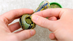 How to Pack a Weed Bowl: Dos and Donts